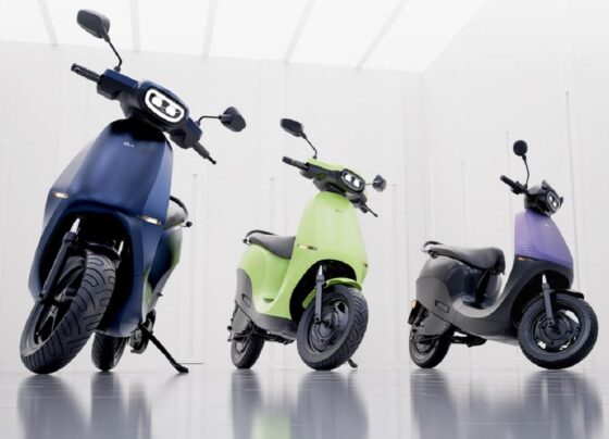 bajaj auto share price